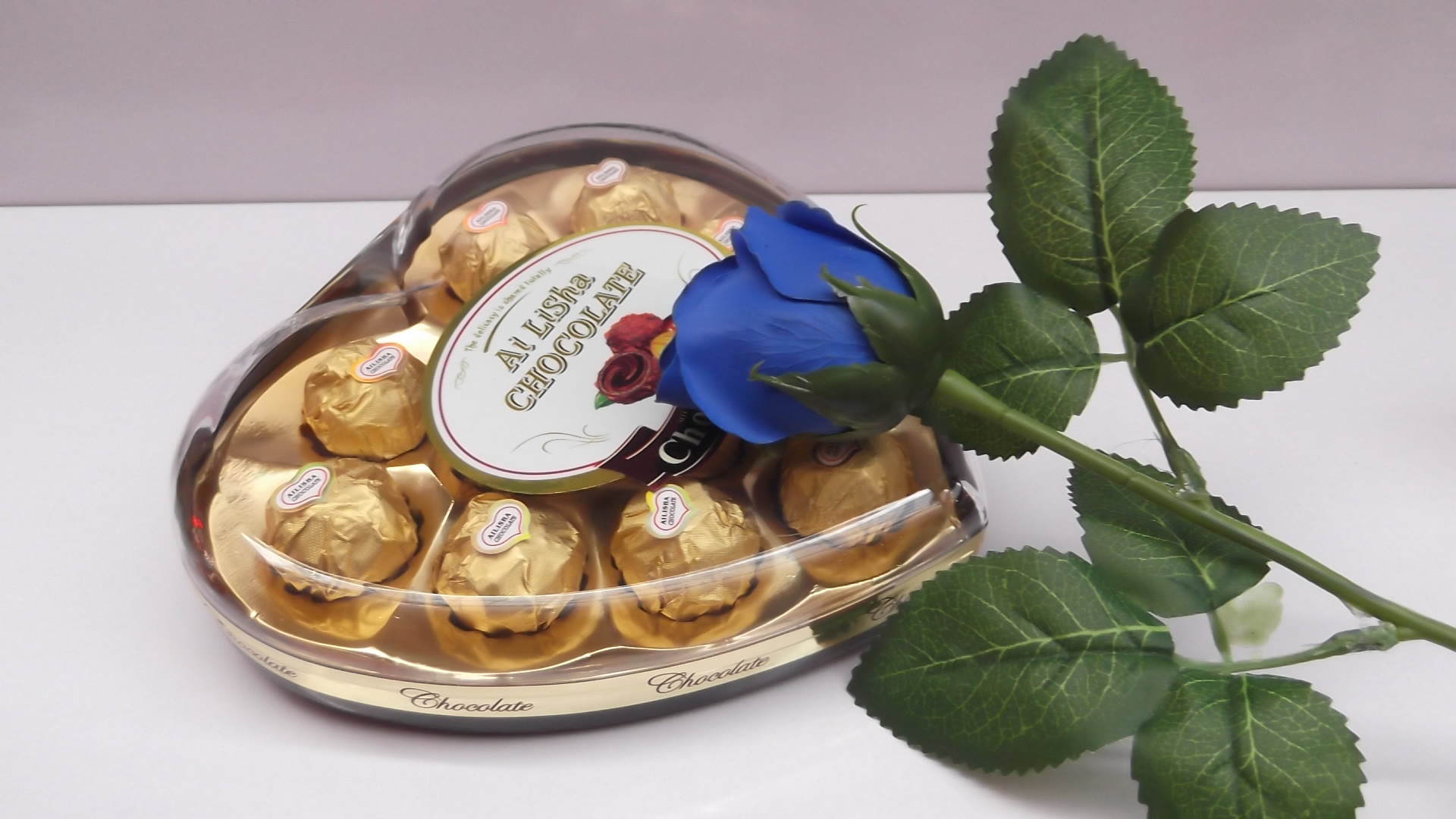 精美礼盒装 12粒爱丽莎心型巧克力促销批发 情人节女神最爱