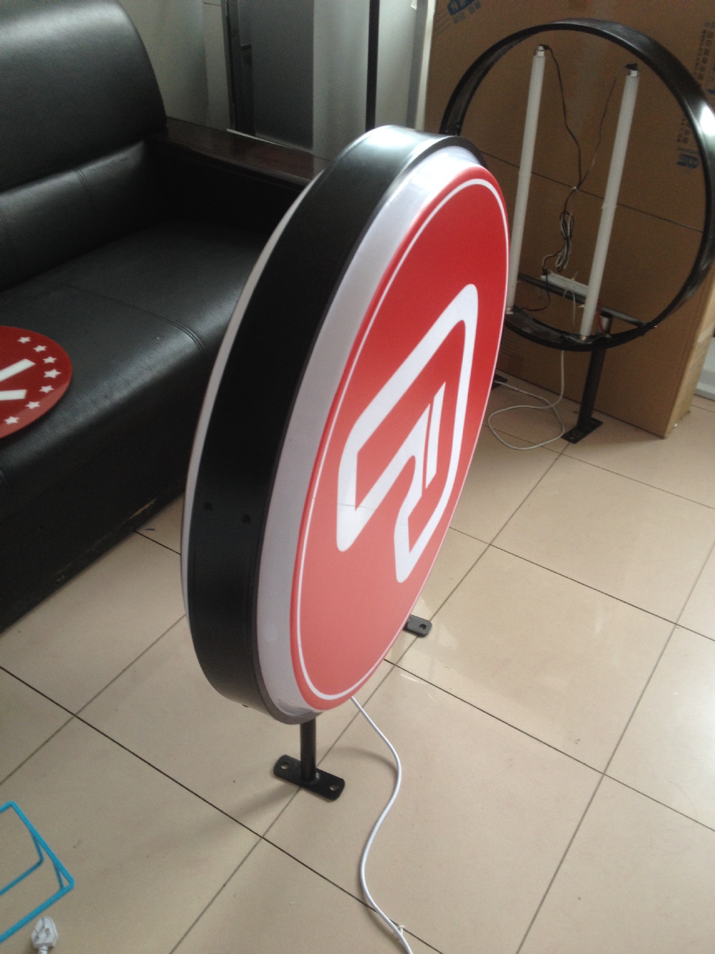 亮点阳光 圆形亚克力户外灯箱 厂家直供-阿里巴巴