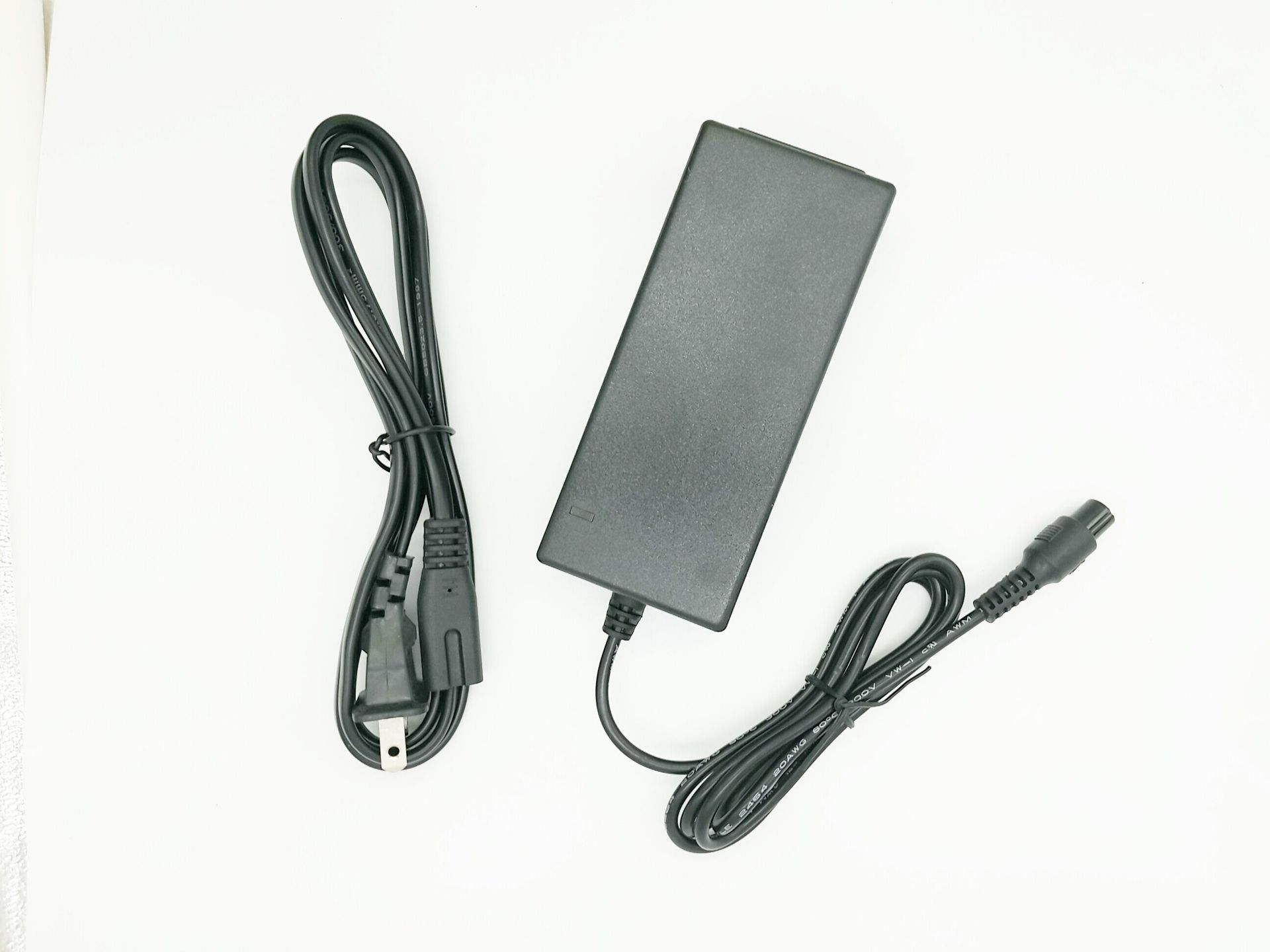 扭扭车42v2a电源充电器 欧/美/英规 电动独轮平衡车适配器厂家