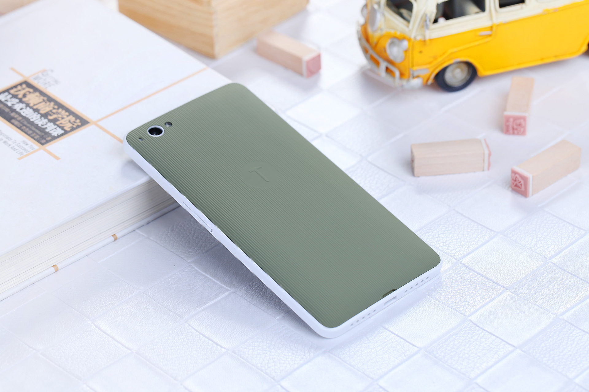 手机后盖_坚果原装电池后盖 锤子手机yq601背