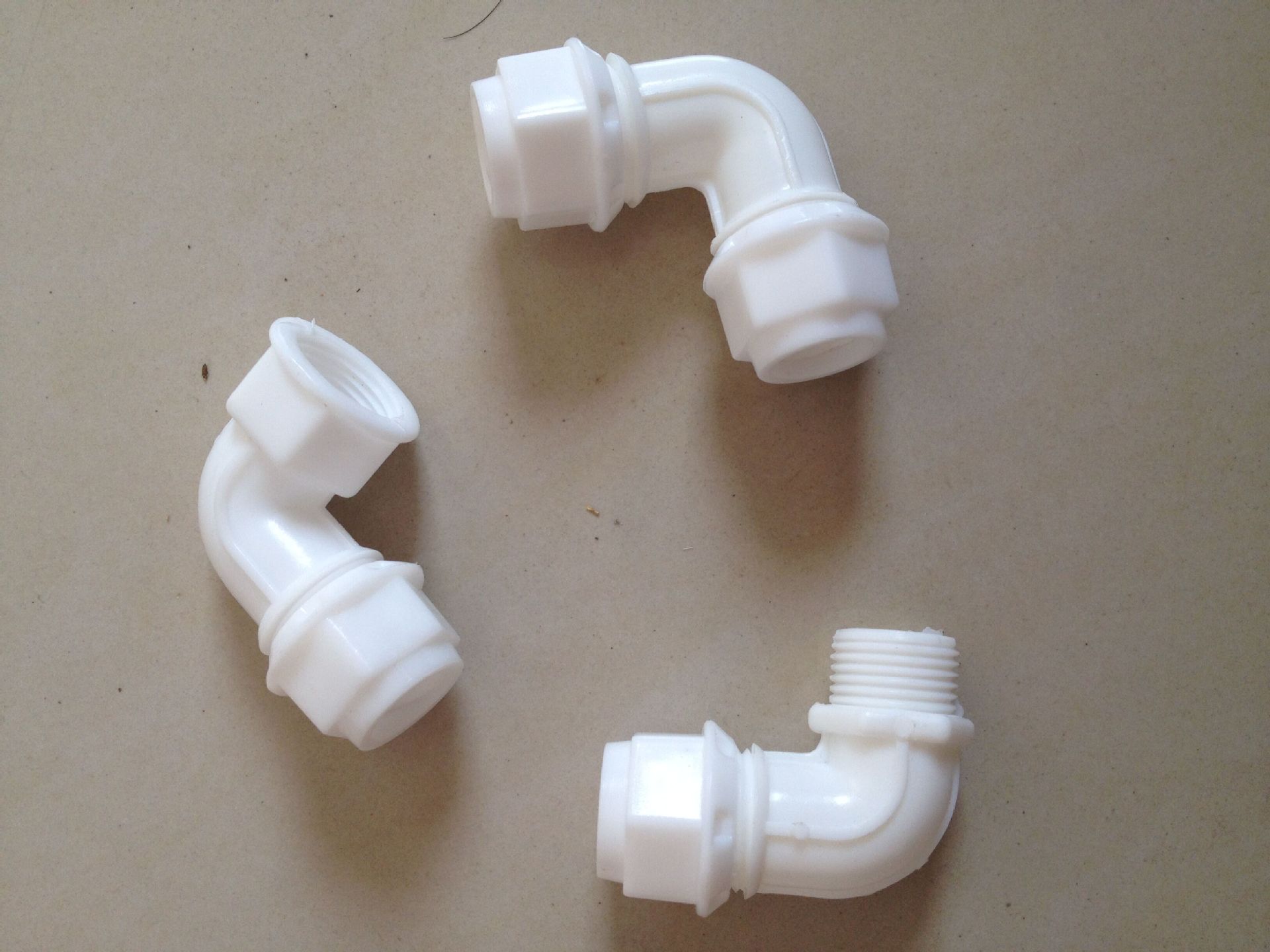 塑料pom管件 太阳能管件 水暖配件16等径三通 内外牙三通