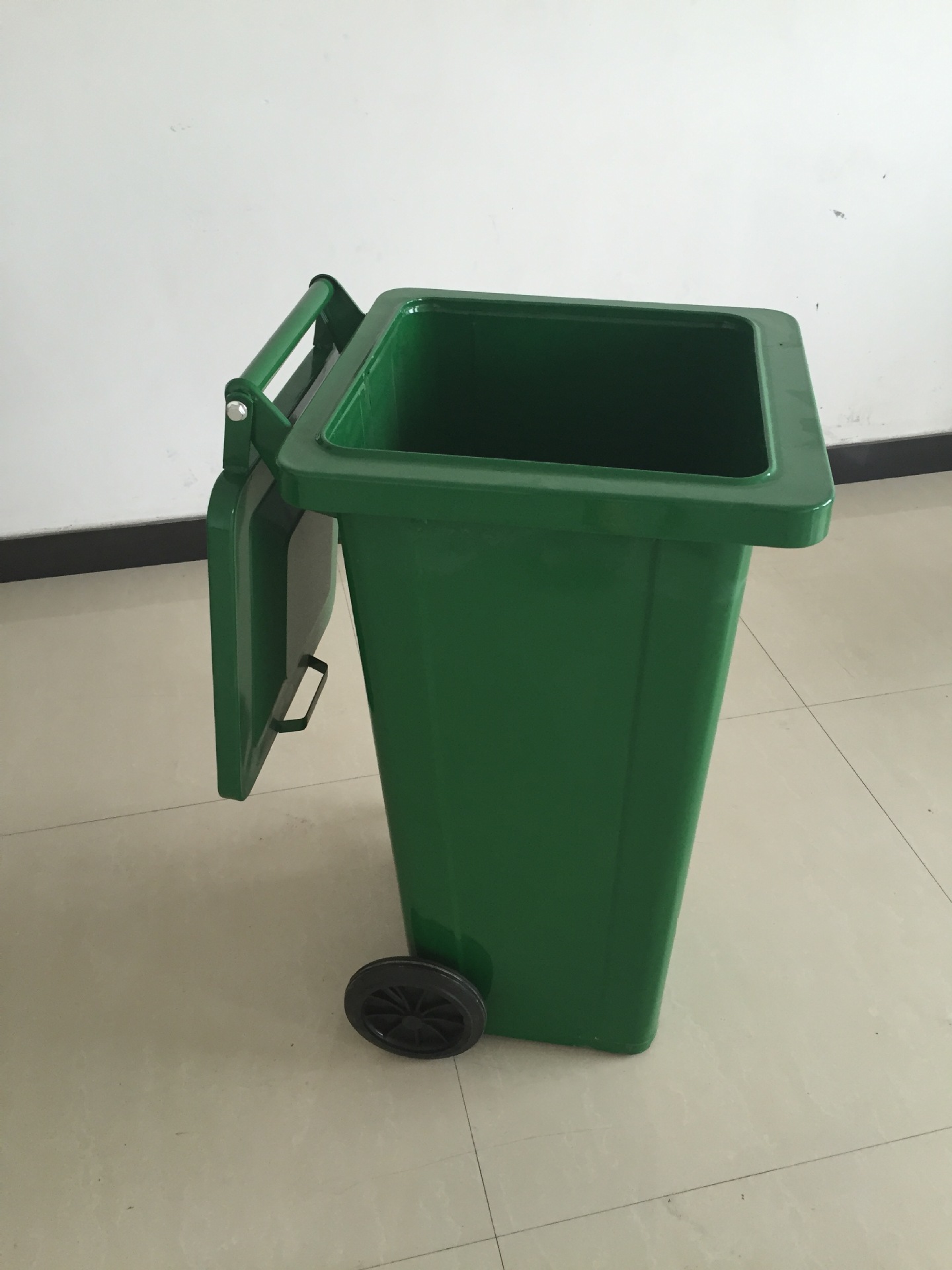 户外带盖环保240升铁垃圾桶 工业彩色可推拉环保垃圾桶-垃圾桶-尚五金