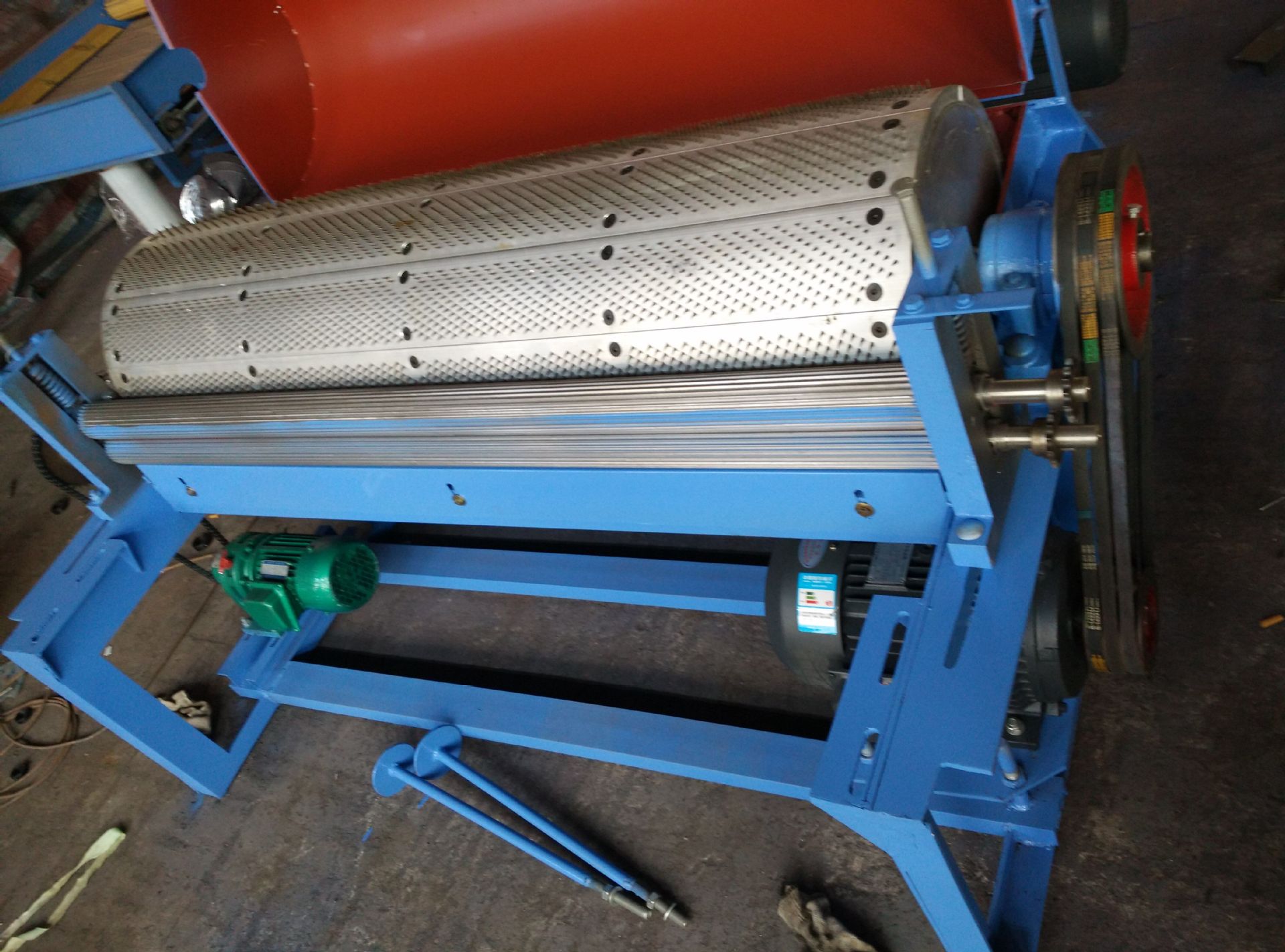 毛纺羊绒纯纺及色纺纱前道工序专用不损伤纤维的羊毛针板开松机