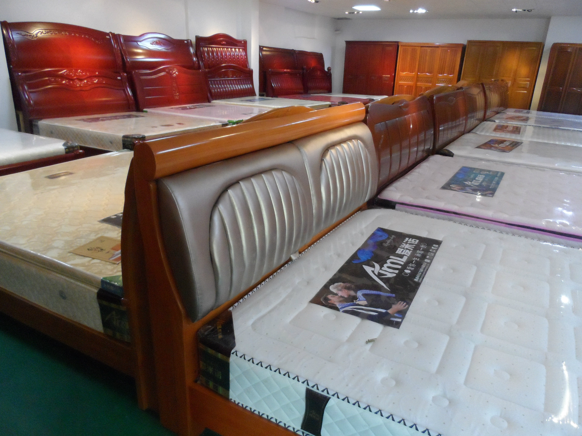 佛山顺德乐从实木家具批发中式储物胡桃木床实木床