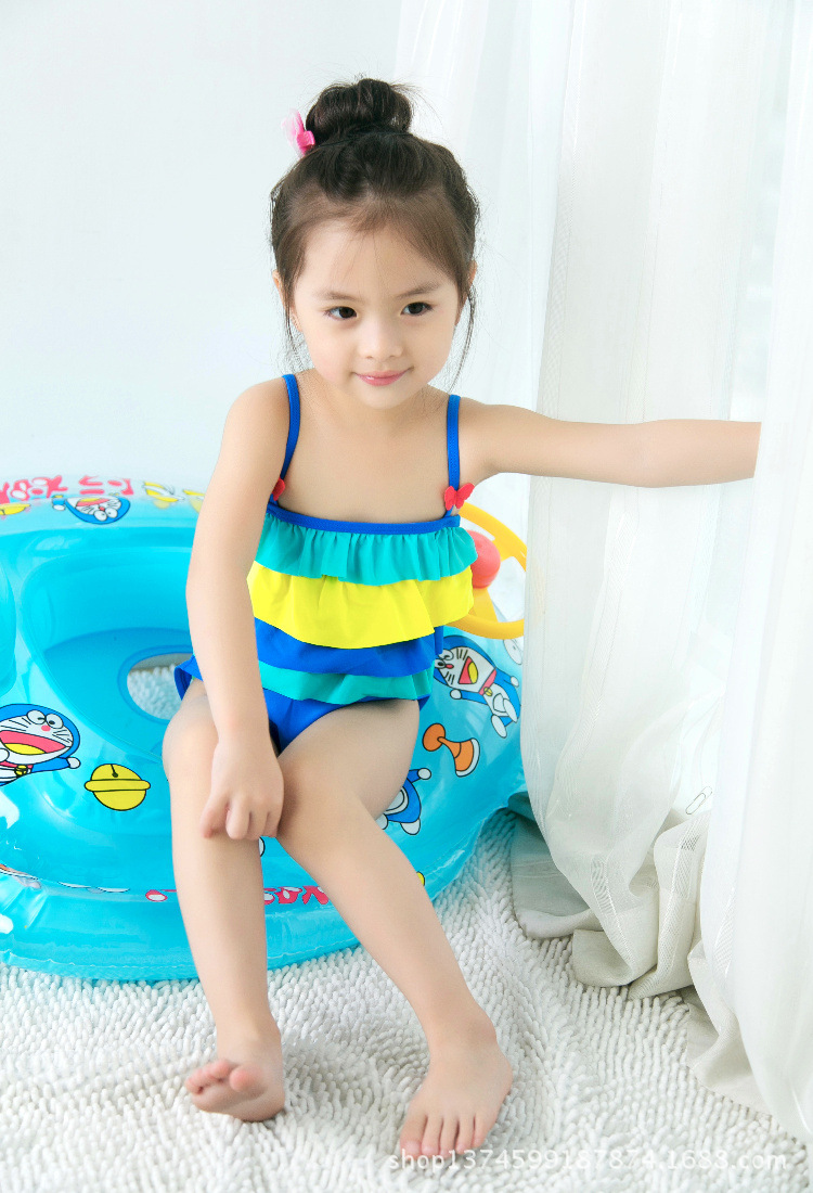 新款儿童泳衣女童彩色条纹连体防晒泳衣中小童多工艺吊带连体泳衣