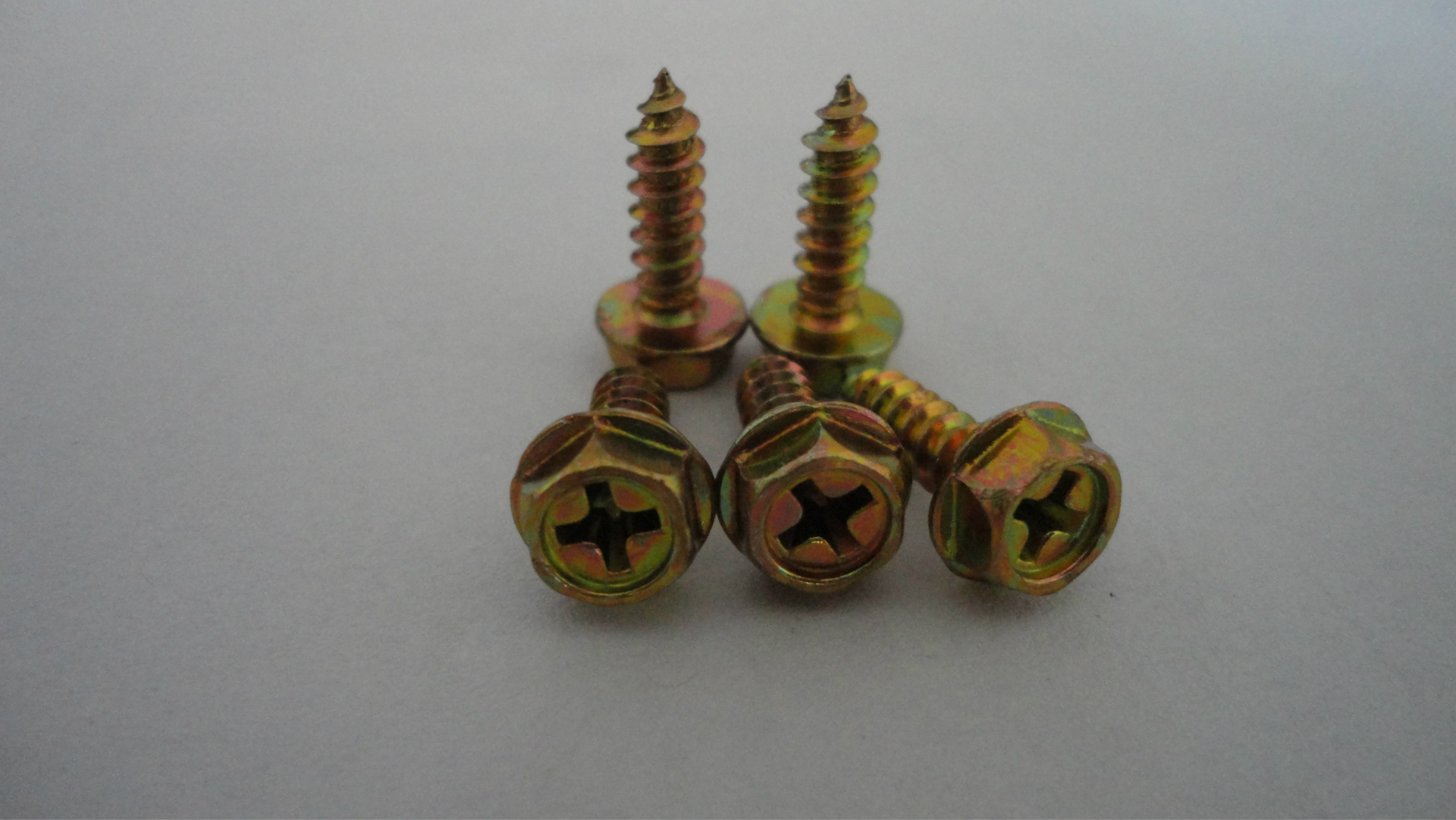 厂家直销十字槽凹穴六角头带垫自攻螺钉4*16 加硬8.8级