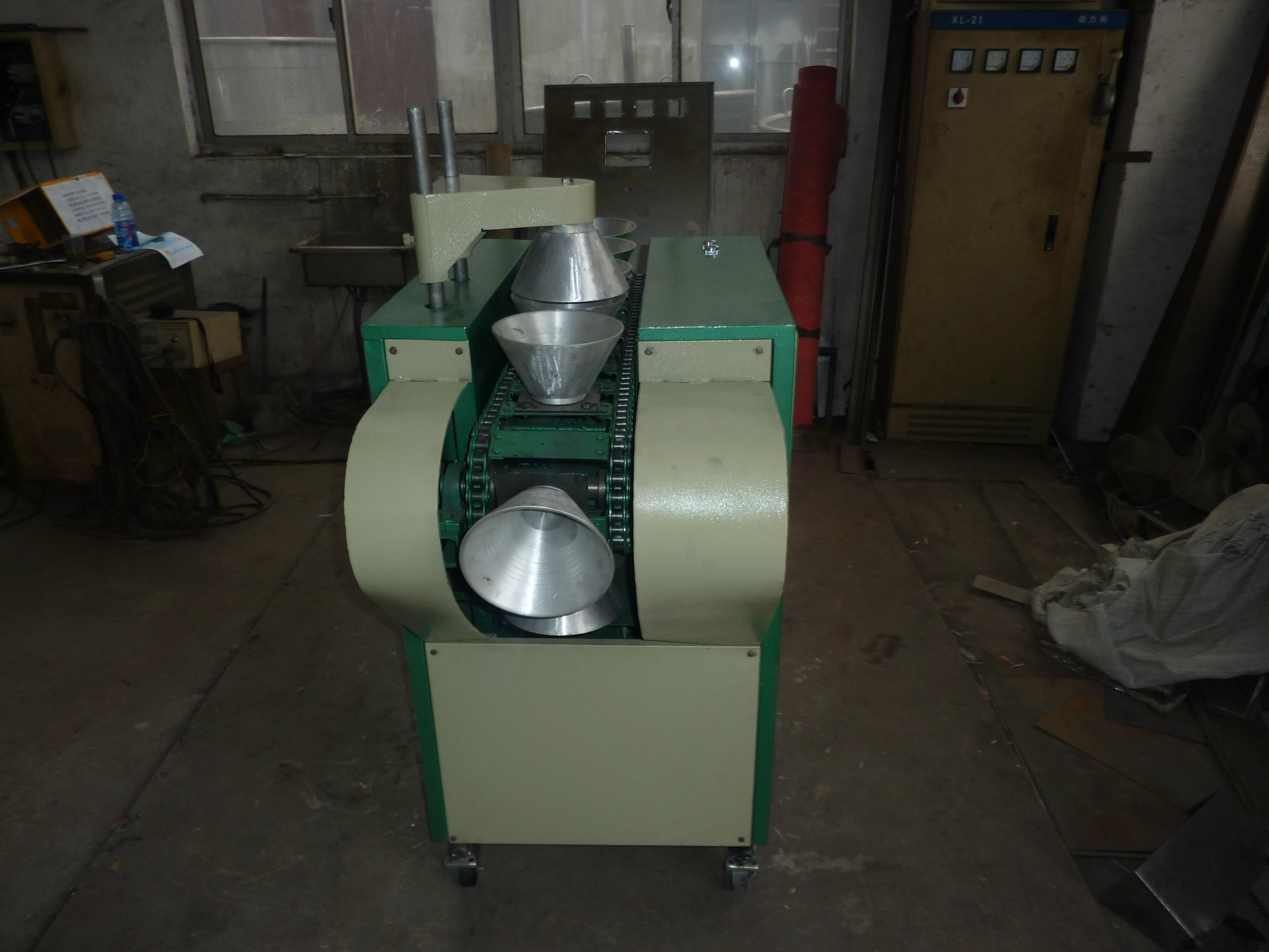 tzd型筒子纱倒角机厂家找伟晟机械质量有保障可按