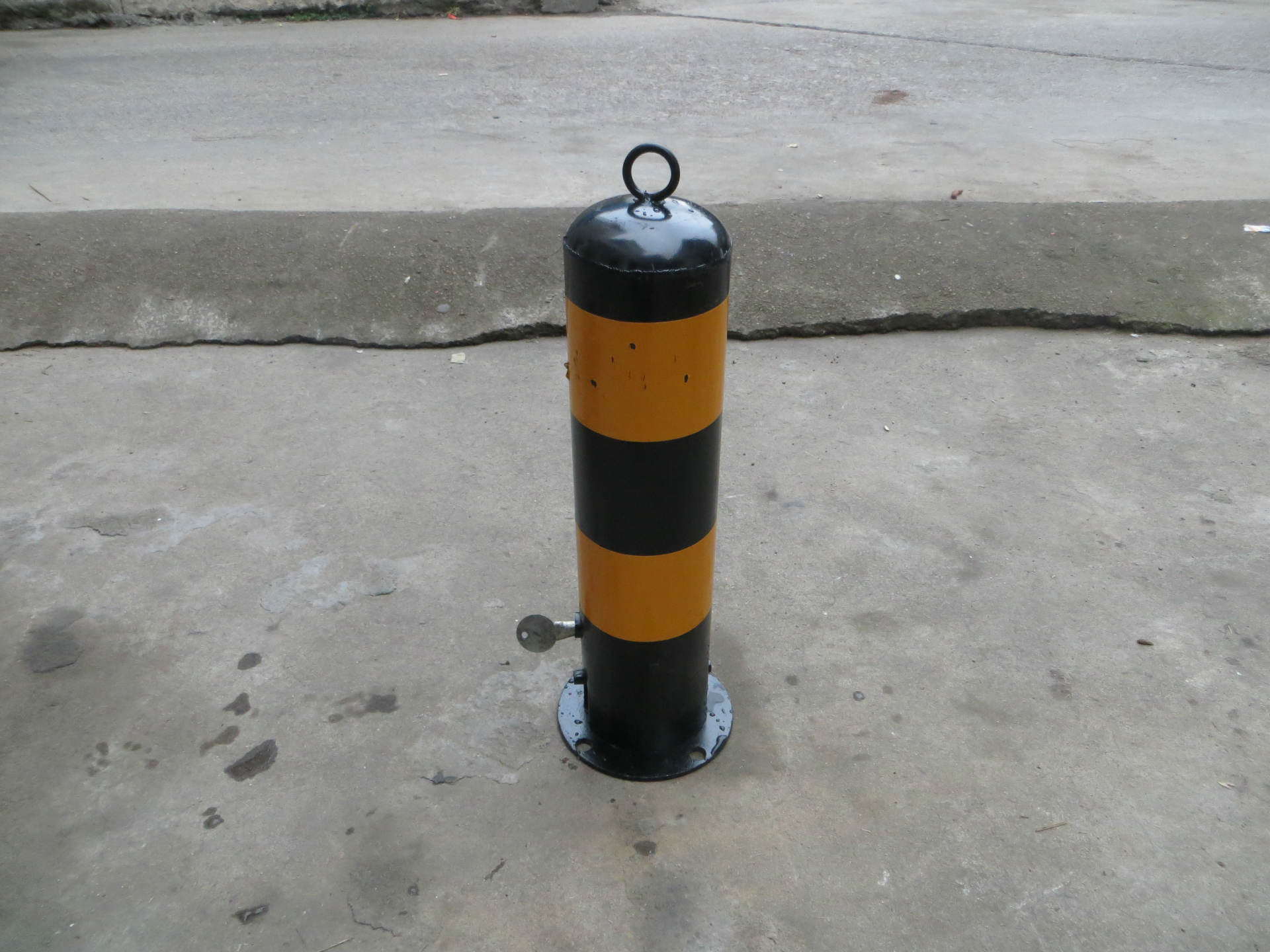 铁制警示柱 路桩 路障 活动钢管立柱 道