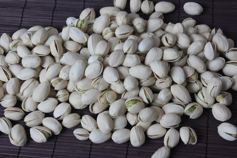 漂白开心果中号自然开196斤箱厂家直销