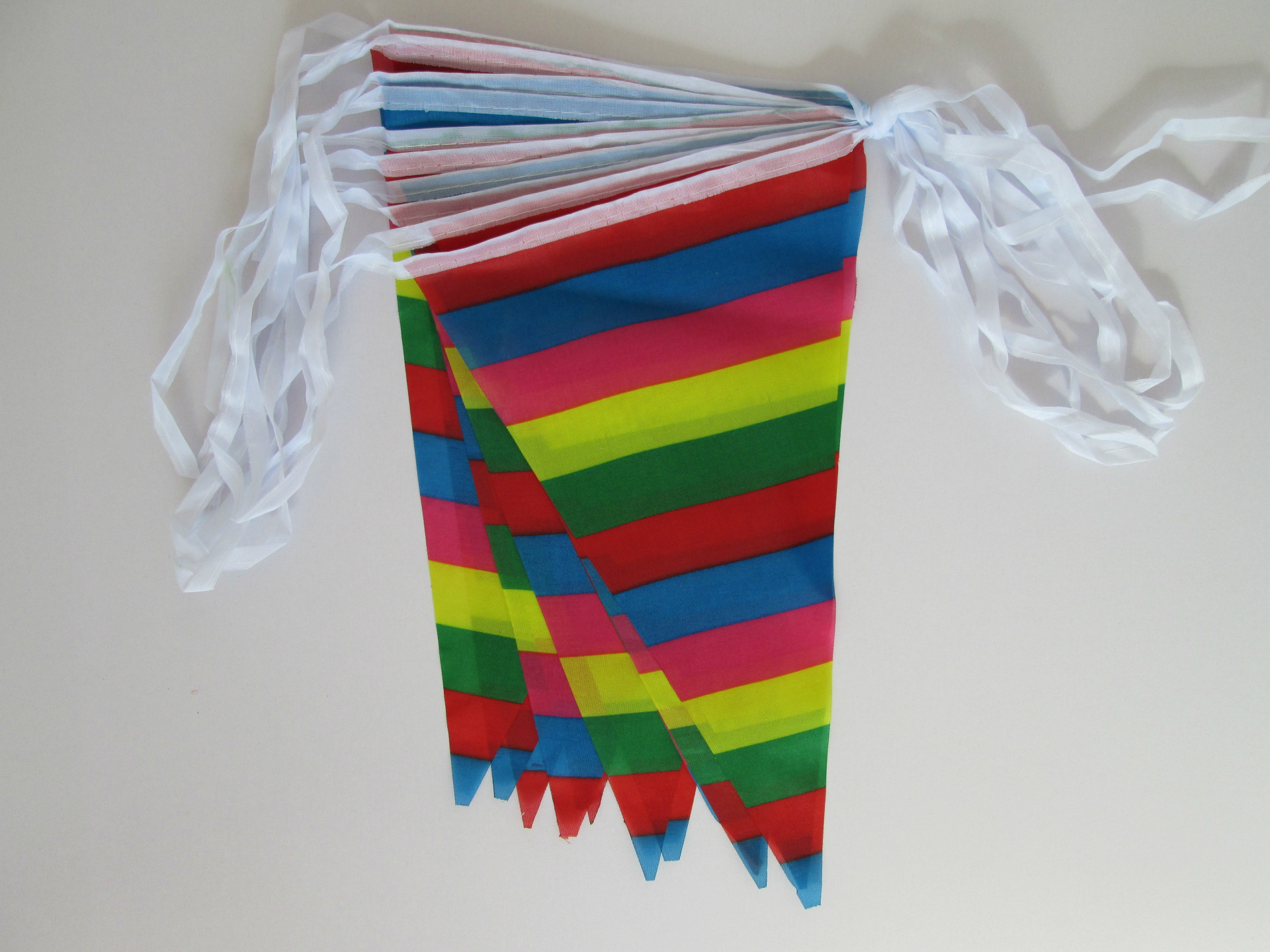 批发新年彩色三角旗串旗 定制小彩旗三角串旗 华达轻盈纺彩旗条