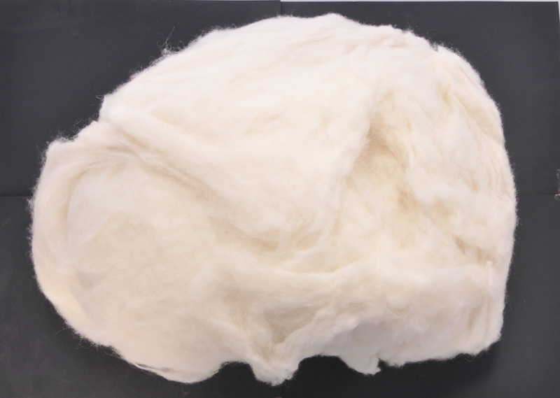 厂家羊绒絮片原料保暖填充物精梳无毛绒绵羊绒山