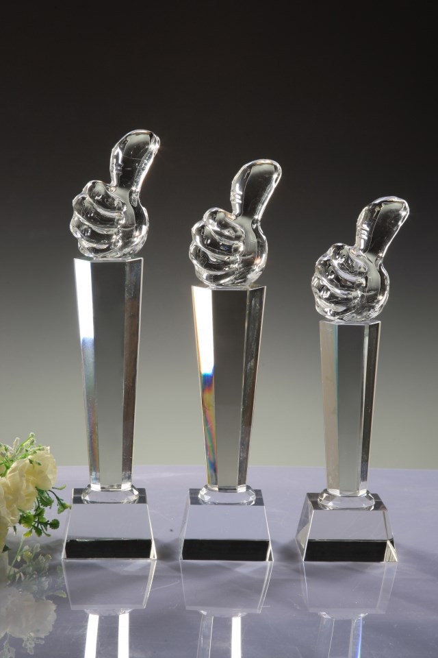 供应大拇指水晶奖杯奖牌定制厂家直销最佳销售奖杯奖品