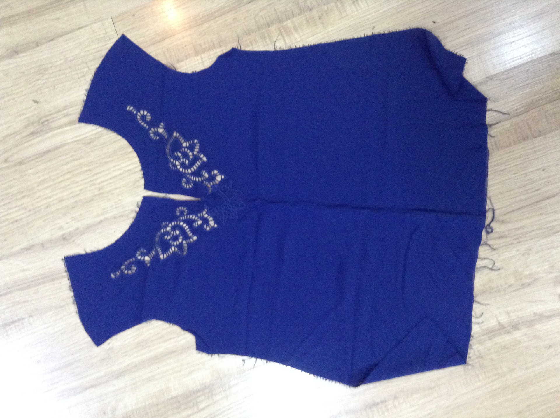 【衣片绣】新款人棉衣片绣 衣片绣厂家直销电脑绣工艺花型衣片绣