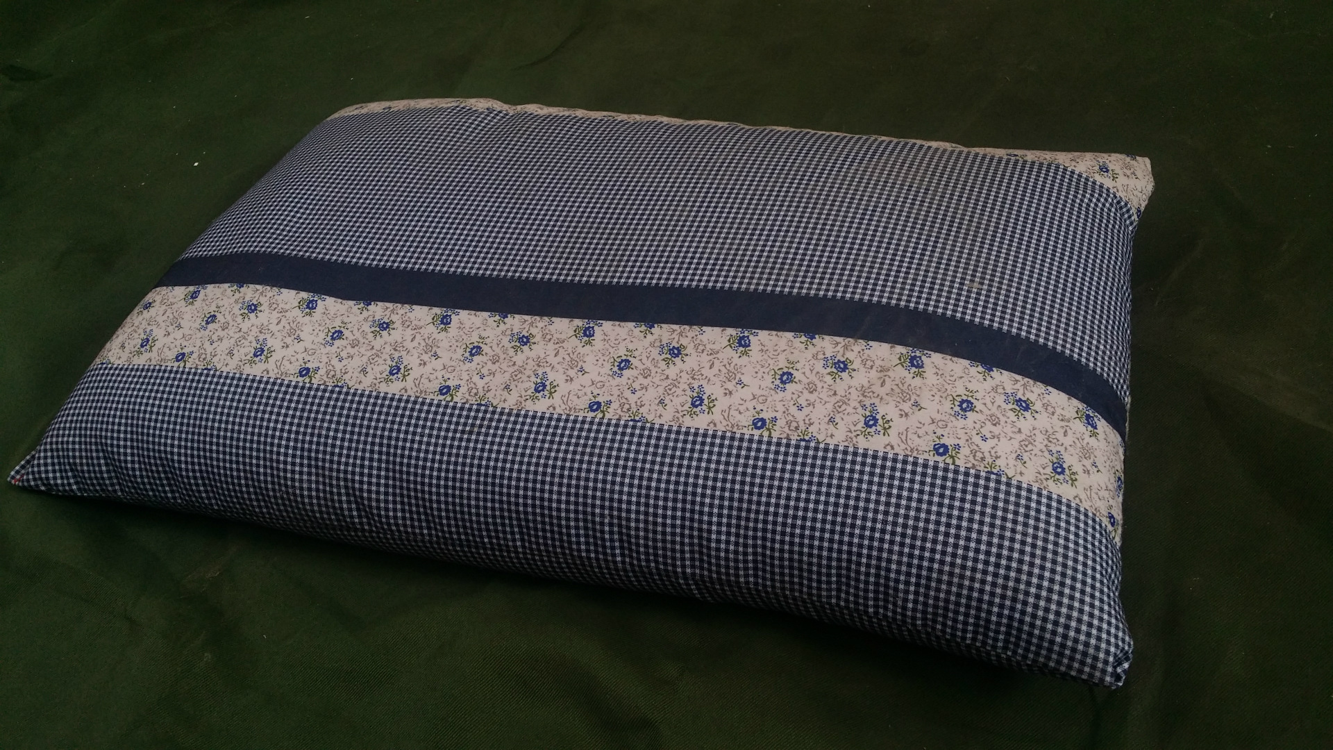 学生枕头 军训宿舍用枕头 稻壳枕头 三维中空棉枕头