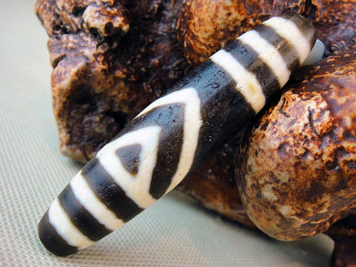 海山情怀西藏老料器私藏古珠 大尺寸山形一眼天珠证书号4077吊坠