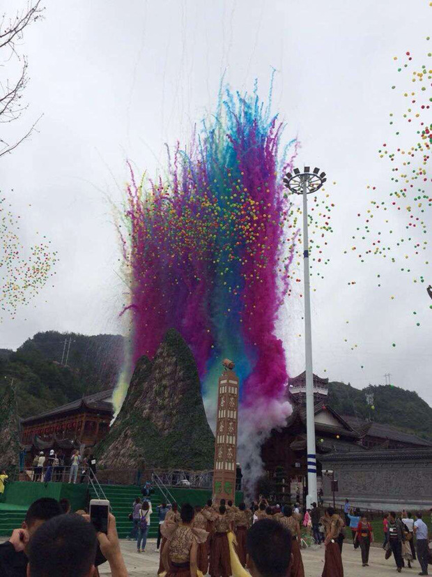 结婚礼宾花 婚庆礼花 礼炮亮片 彩烟火喜庆节日用品