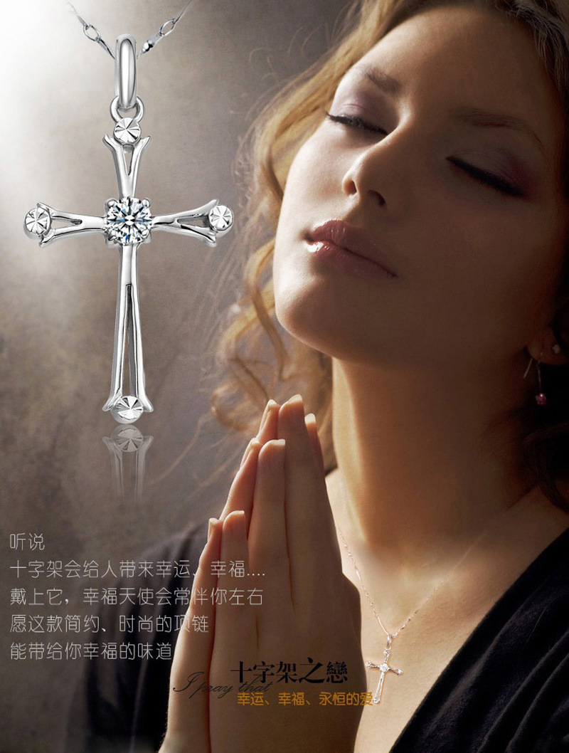 热卖地摊货基督教耶稣十字架吊坠项链配饰外贸热销批发女款锁骨链