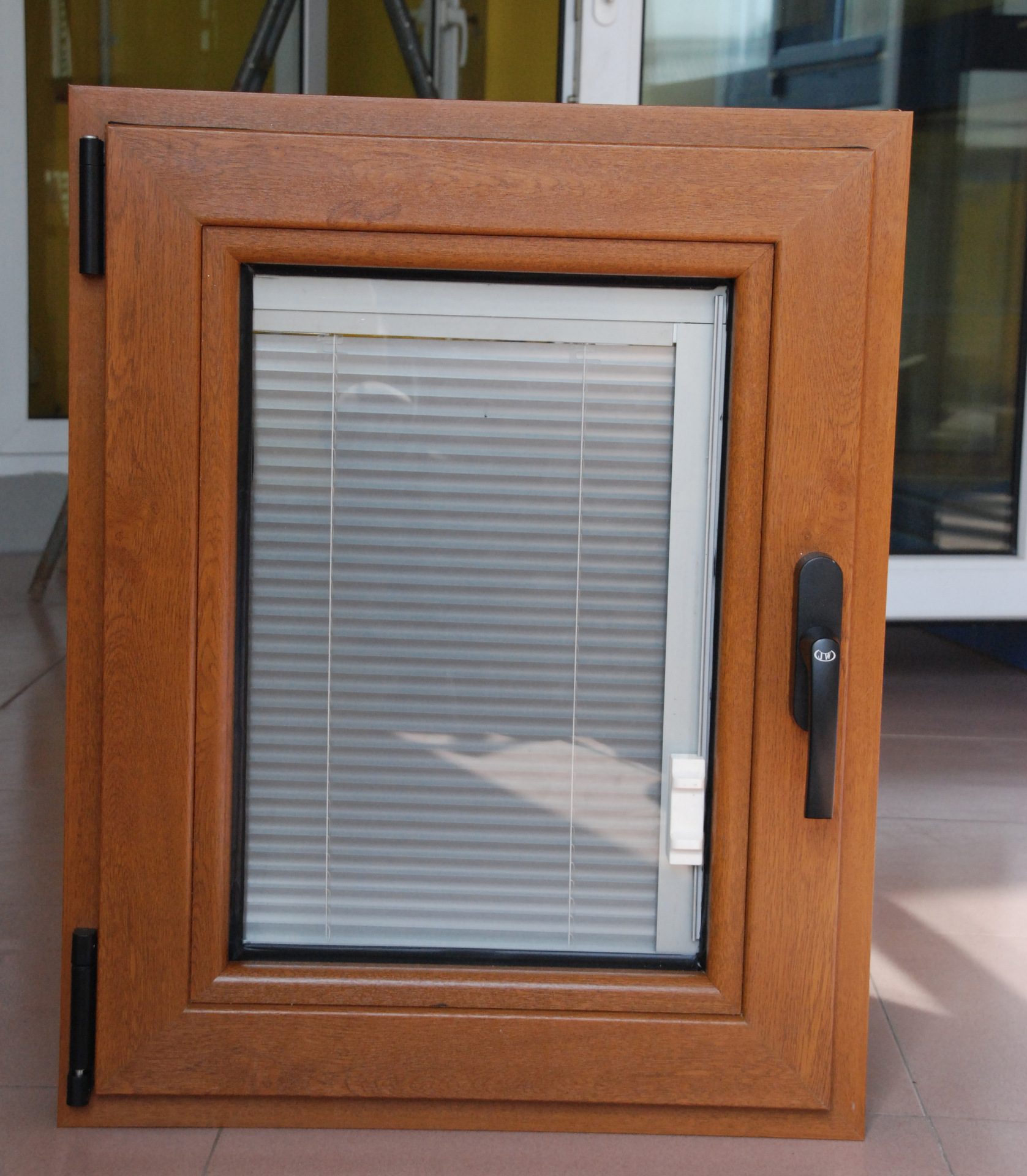 厂家直供70系列木塑铝节能门窗