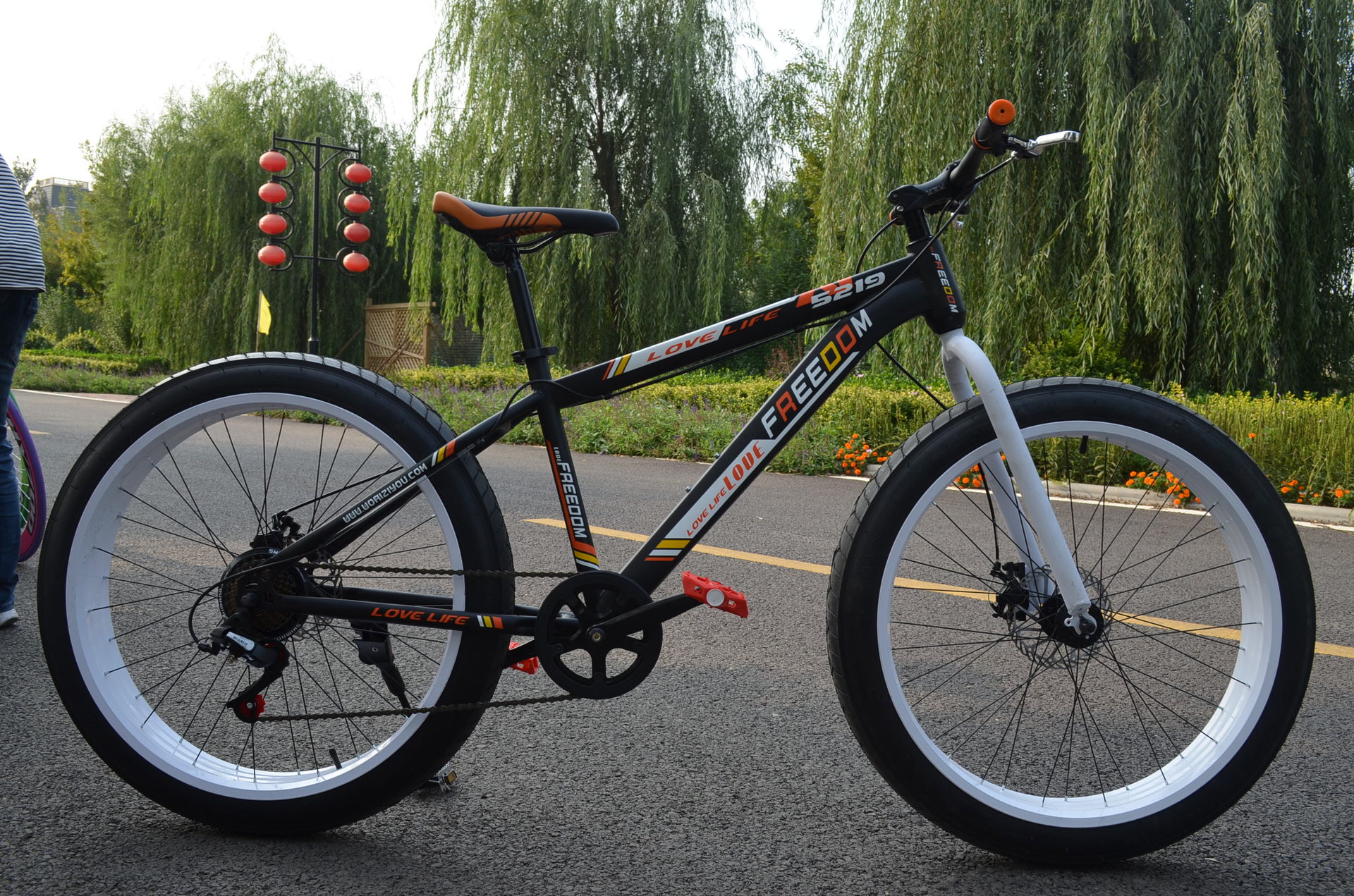 批发变速雪地沙滩车 出口型高端山地车26寸4.0宽胎自行车淘宝代发