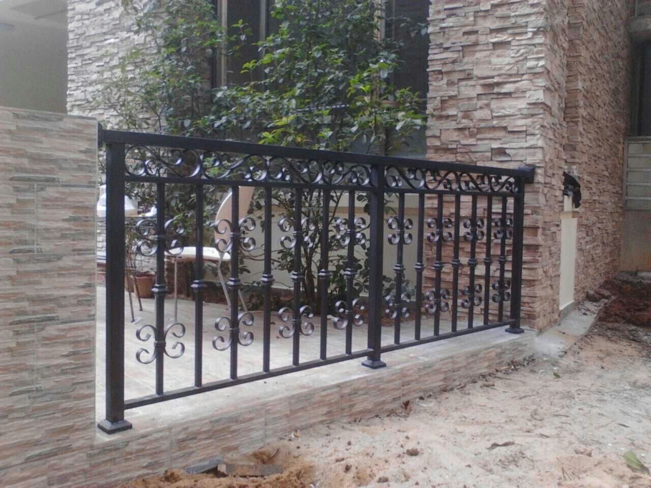 惠州围栏厂家定制 别墅围栏 庭院外墙隔离护栏 锌钢花艺围墙栏