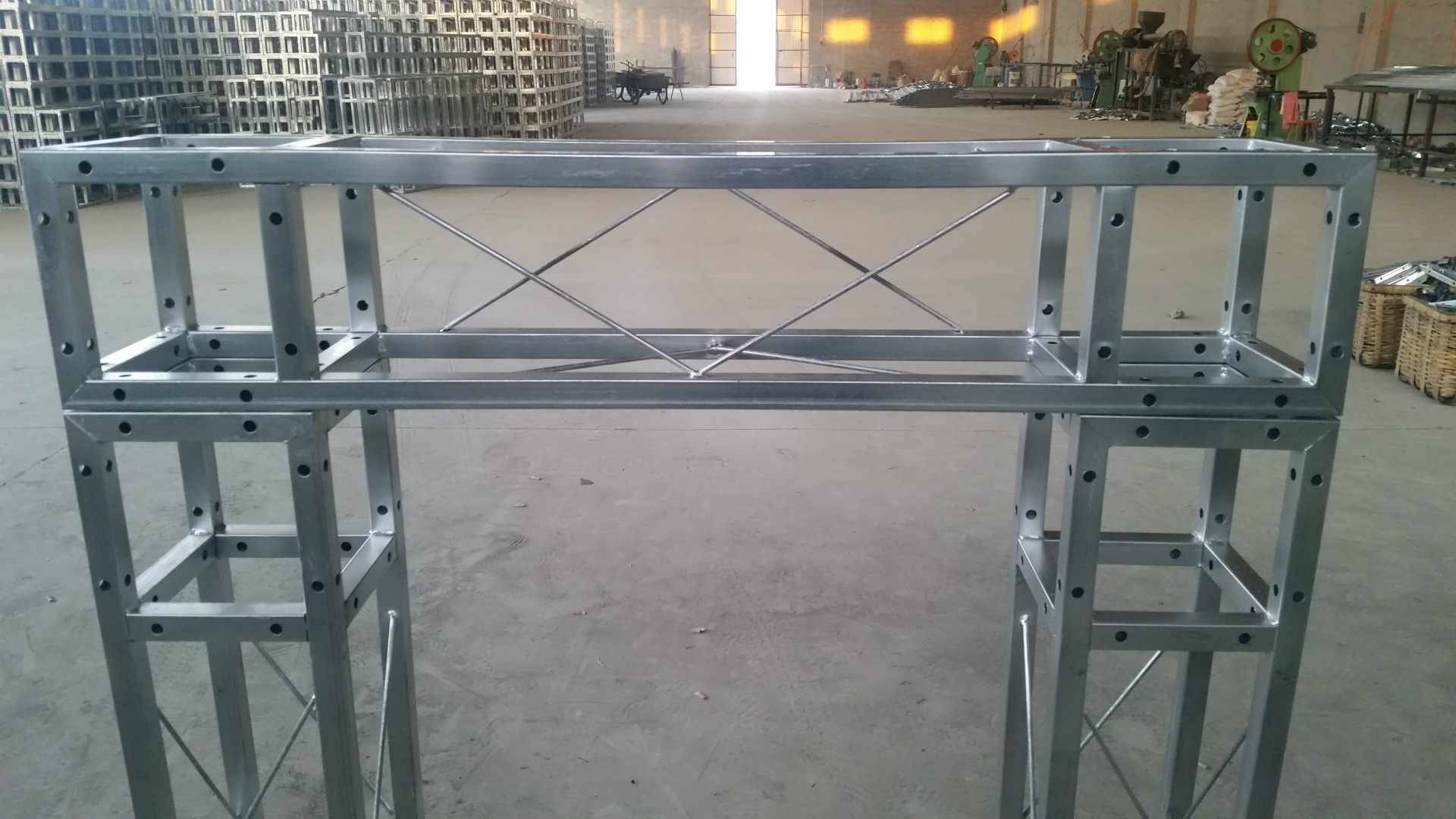 霸州市志航舞台桁架厂家长期供应各种舞台桁架