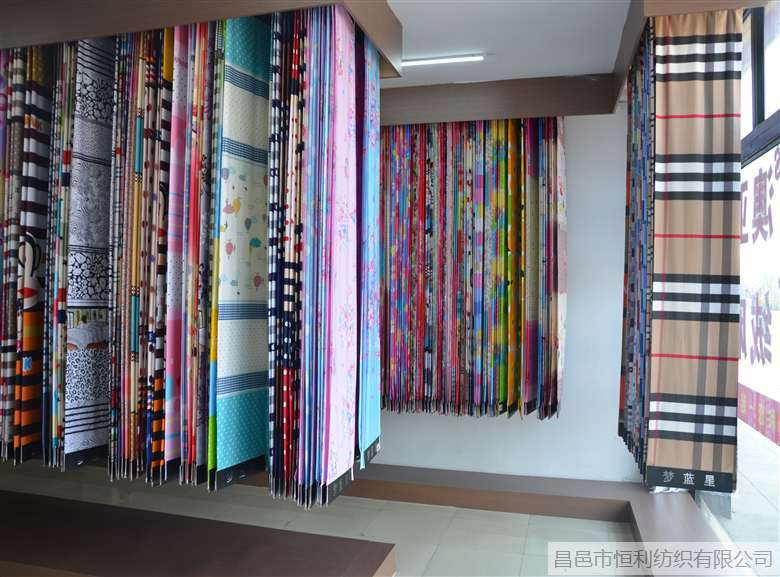 厂家批发40斜纹加厚纯棉柔光棉 全棉印花布料一等布匹花布批发