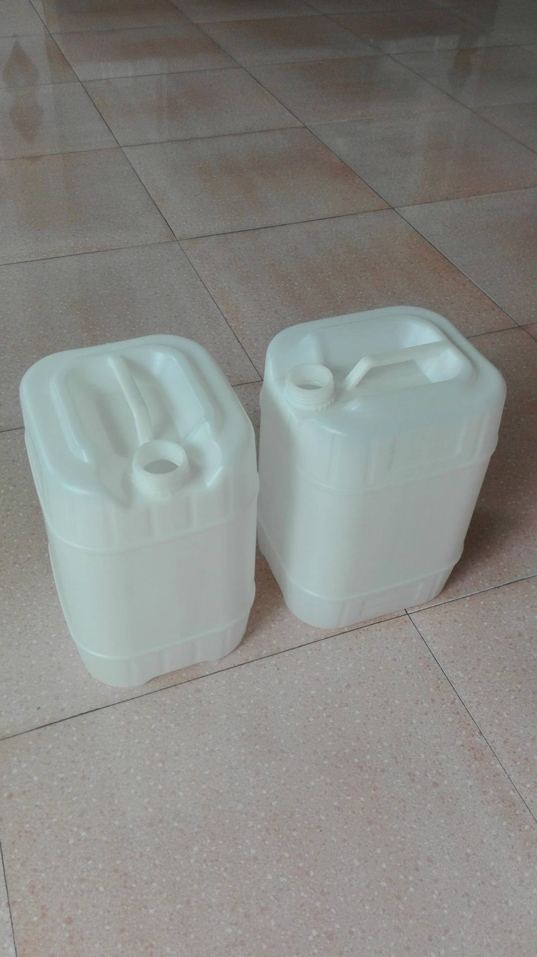 20公斤化工洗车液桶20l方桶公斤洗洁精桶消毒液轮胎蜡白色塑料桶