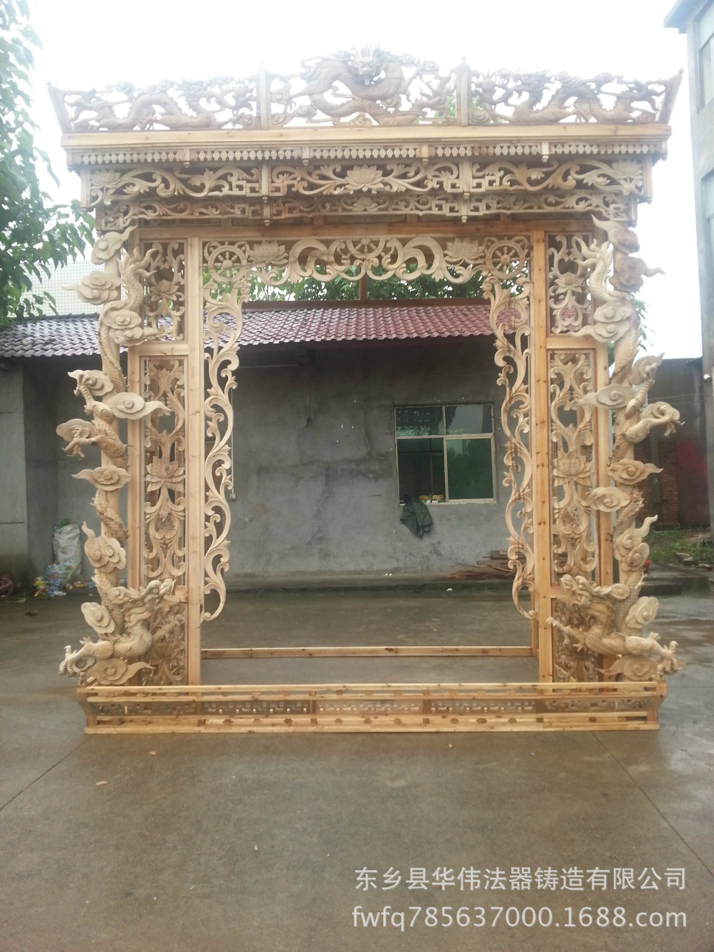 香樟木各类寺庙用佛龛,江西法器厂家精美雕刻佛龛,供应木雕佛龛