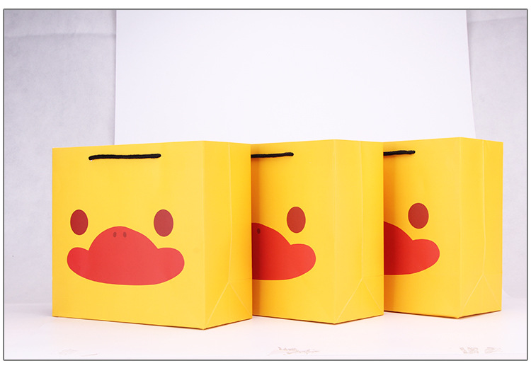 卡通小黄鸭儿童节礼物袋六一 可爱礼品袋 纸袋幼儿园奖励批发