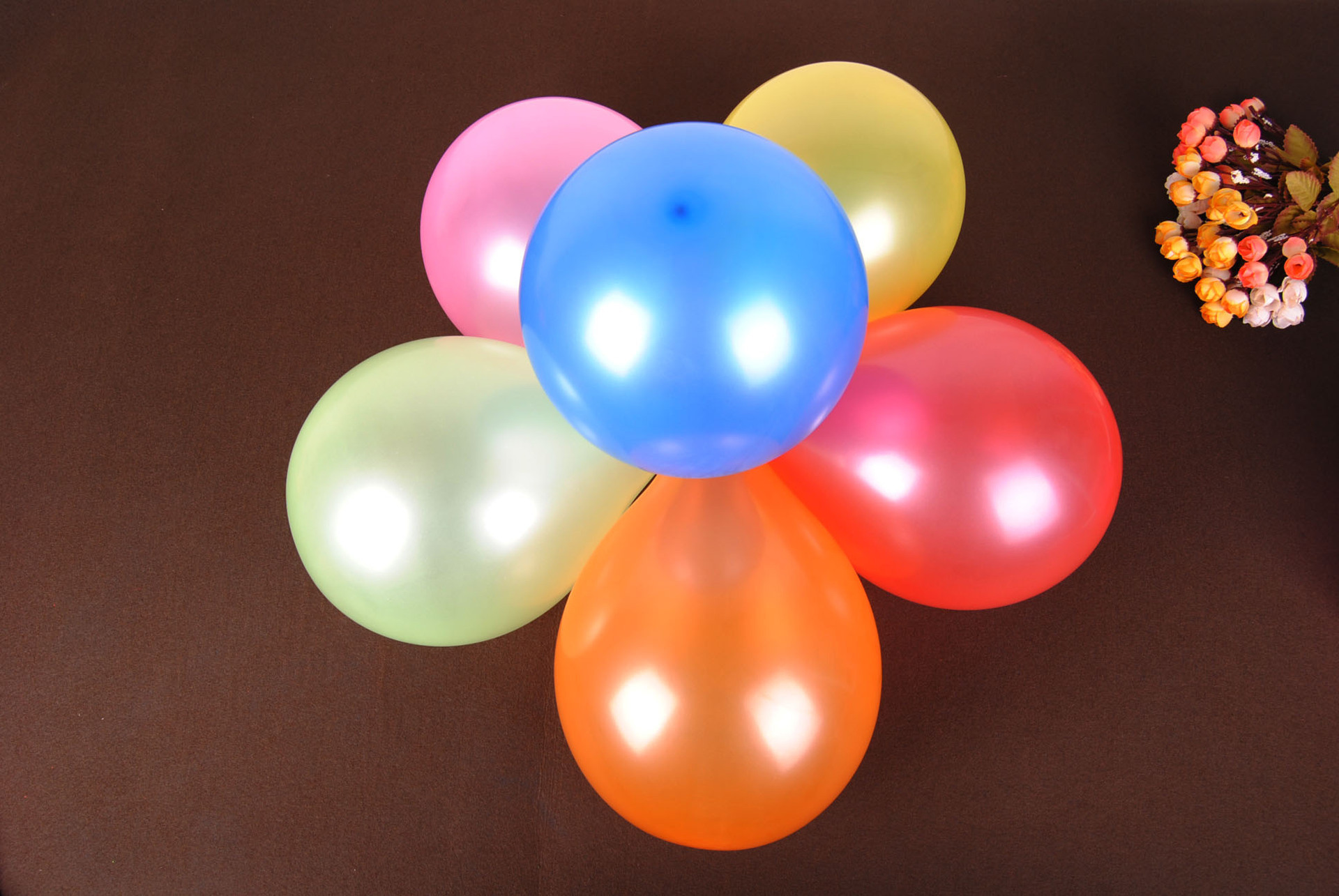 婚房布置气球装饰用品花样心型气球夹造型