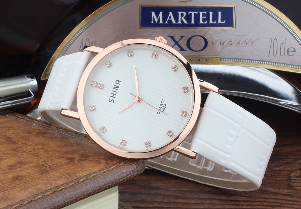 shina时尚薄款男女学生情侣手表一对时装皮带手表皮带批发销售