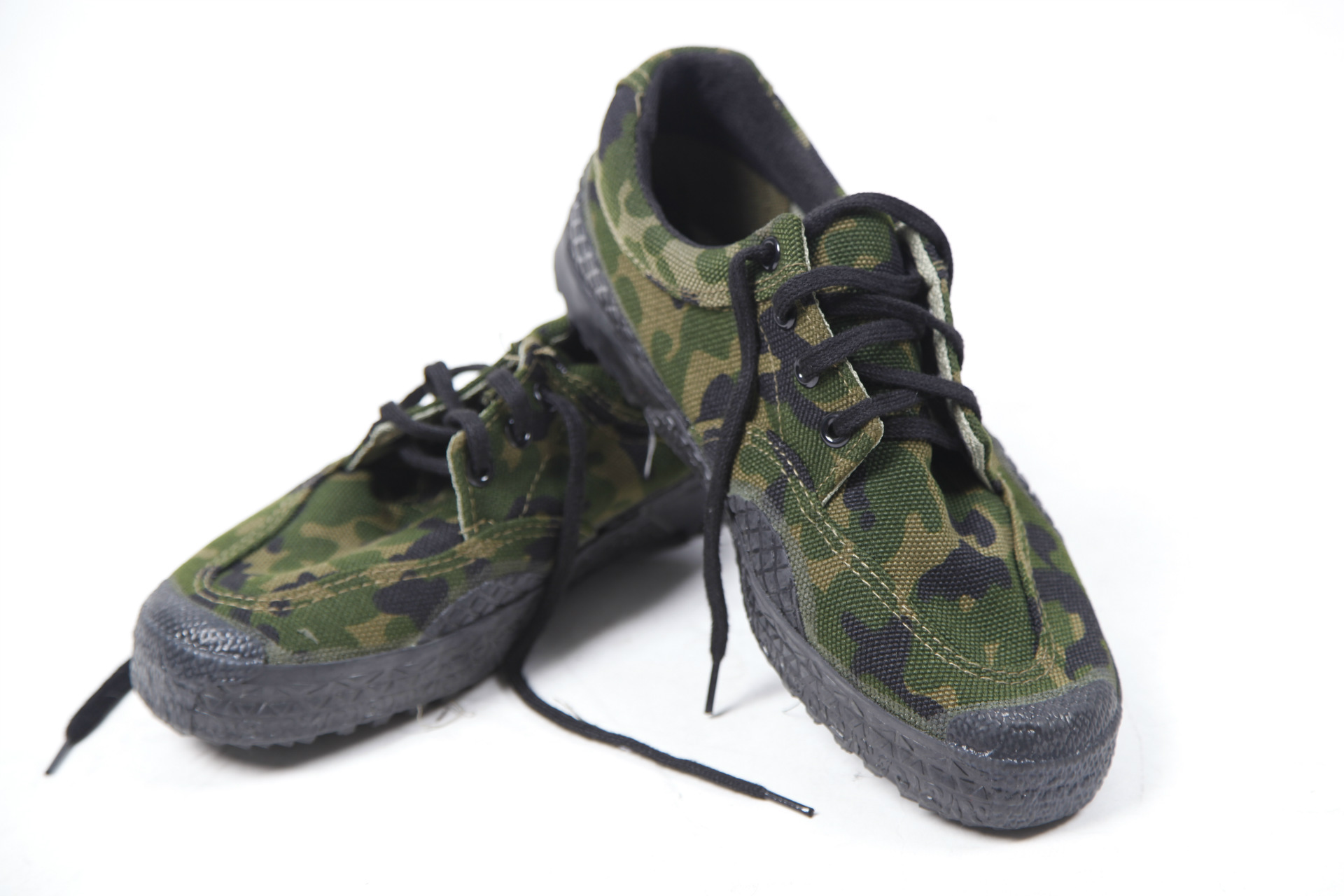 批发99式迷彩低帮作训鞋户外训练胶鞋军训军训 帆布解放鞋男