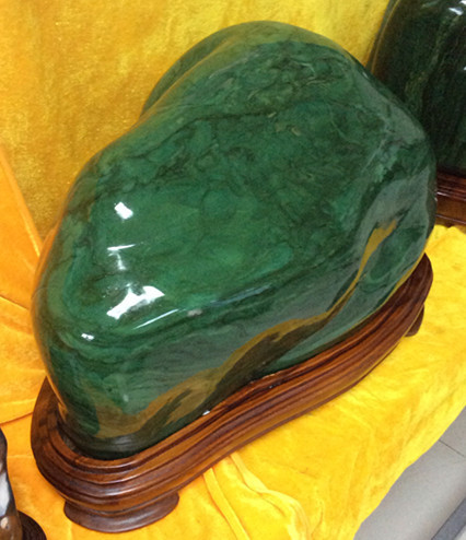 南非孔雀绿碧玉_缘石记珠宝 南非孔雀绿碧玉奇石摆件 家庭奇石货号356