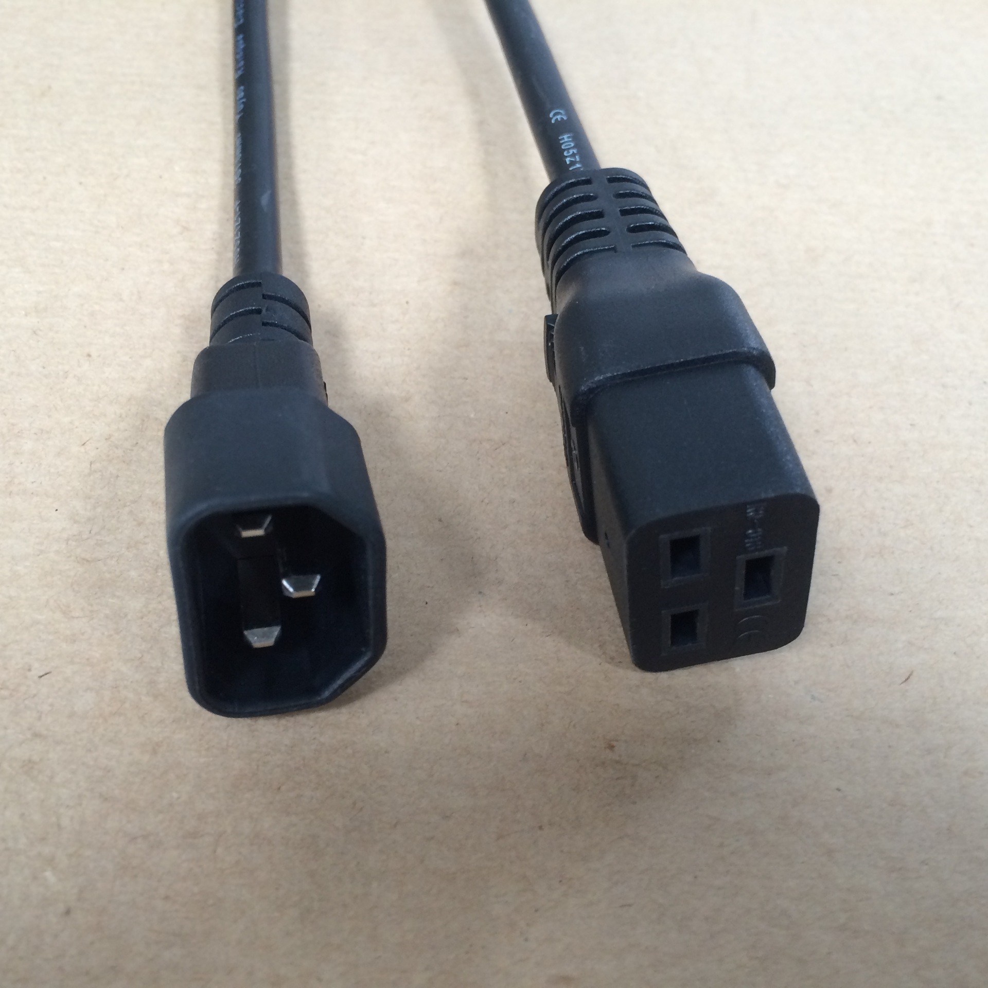 供应c19品字尾电源线16a品字尾插头可以搭配全球插头