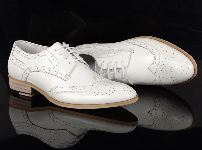 英伦韩版雕花男士商务正装皮鞋品牌真皮男鞋欧版透气白色布洛克鞋