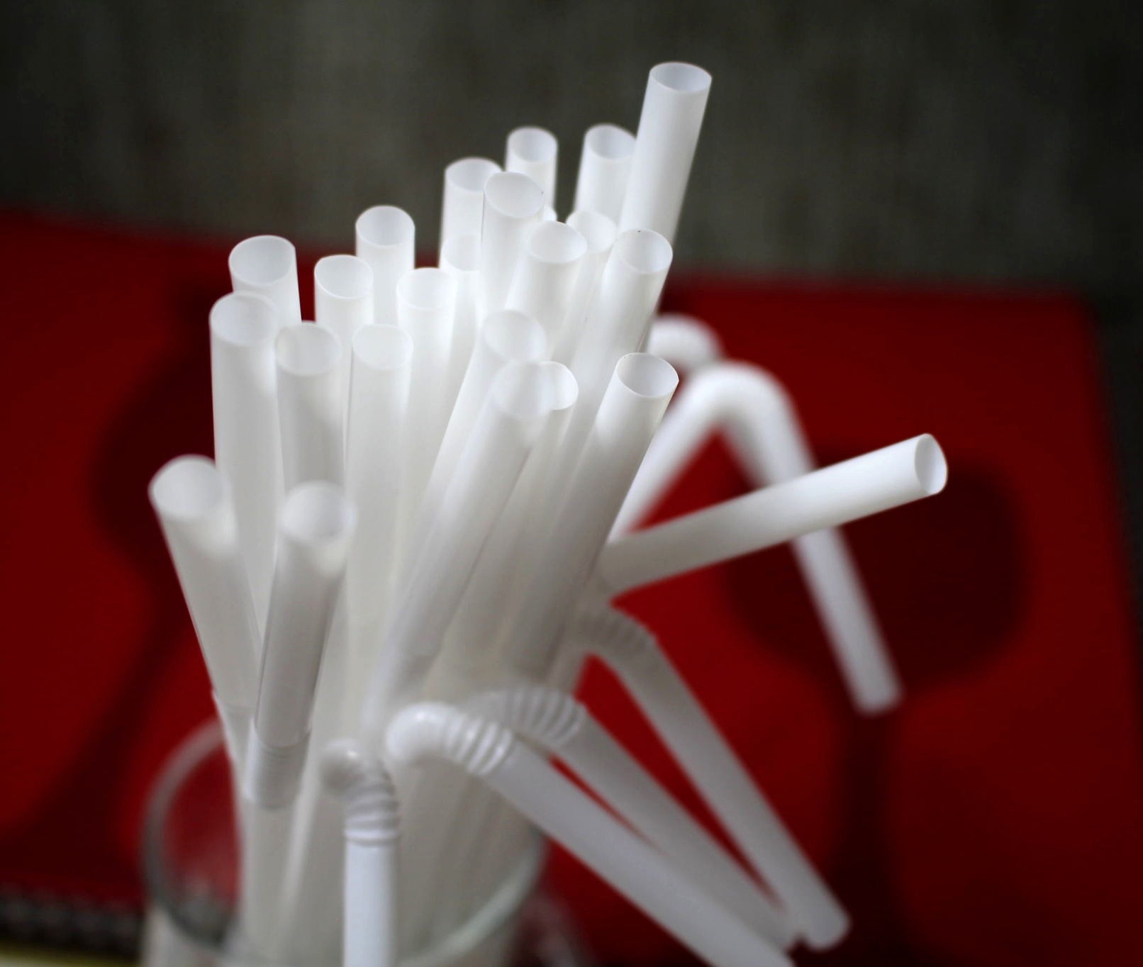 批发一次性塑料单支纸包吸管乳白色透明吸管孕妇喝水吸管干净卫生