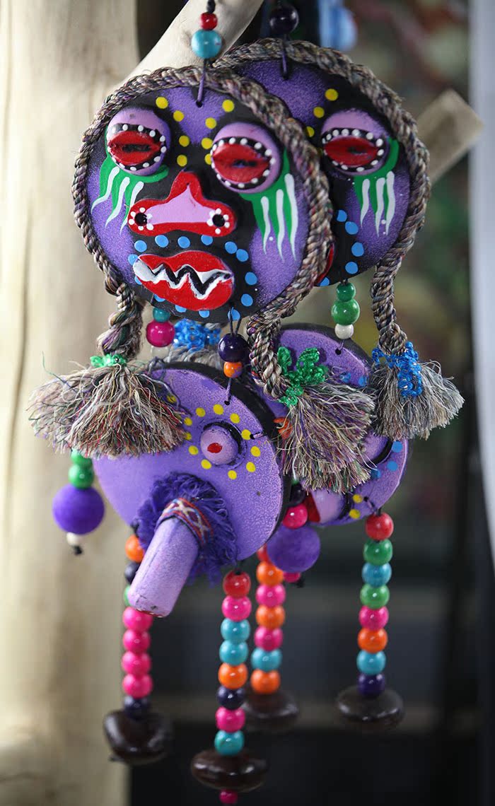 云南爆款装饰挂件民族风特色工艺品家居装饰品辟邪情侣福娃吞口挂