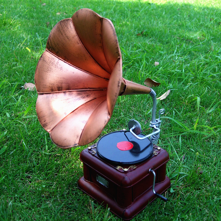 复古铁艺 酒吧橱柜摆饰 工艺品铁皮仿古中号花纹喇叭留声机