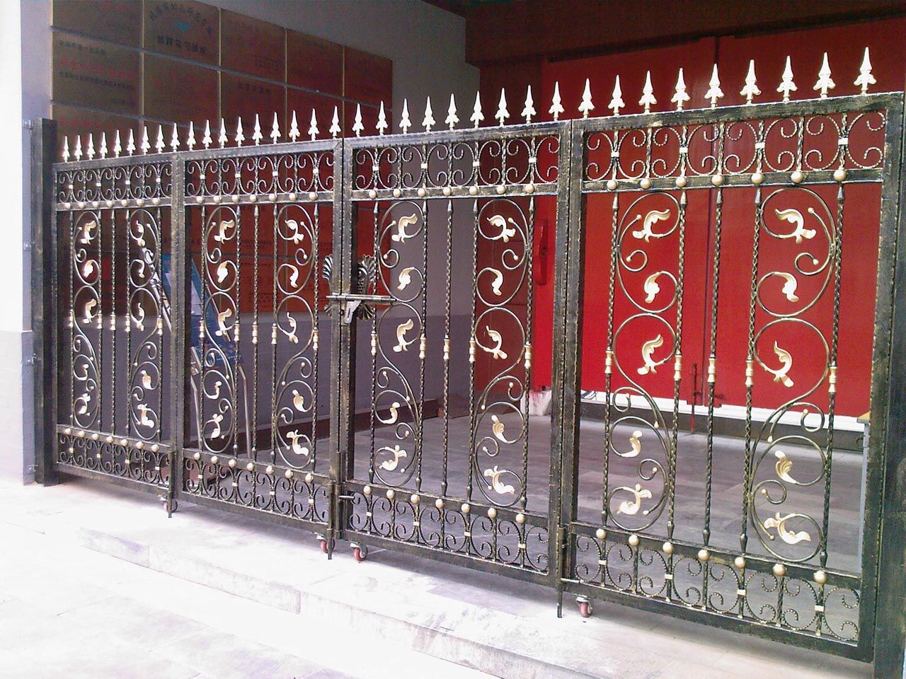 铁艺大门 定做铁艺大门别墅电动平移门 遥控 双开门 庭院门