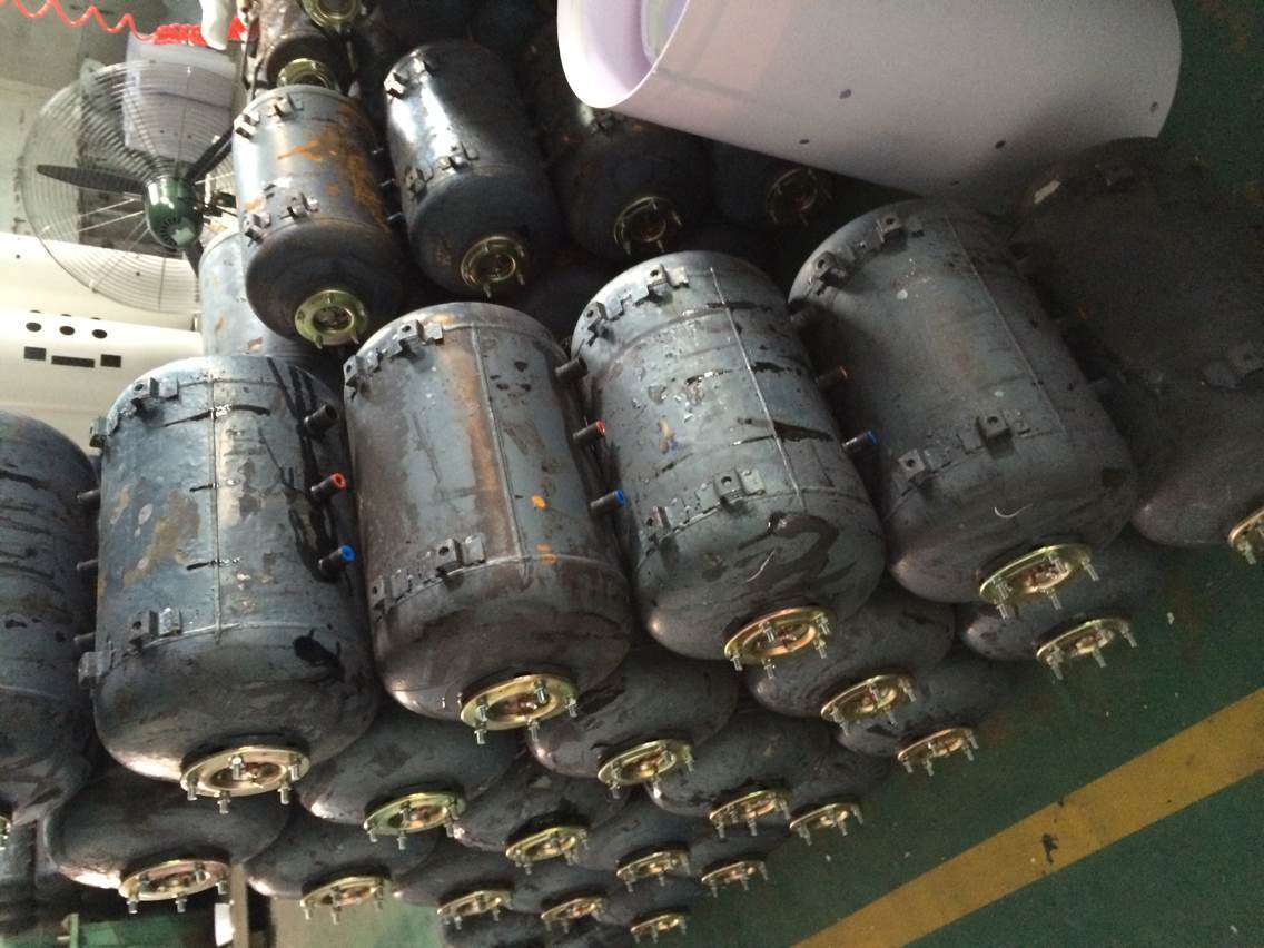 批发oem遥控触屏铁壳储水式电热水器60l80升100升超薄扁桶双内胆