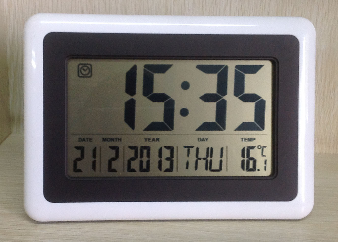 厂家直销电子钟,挂墙钟,lcd大字钟