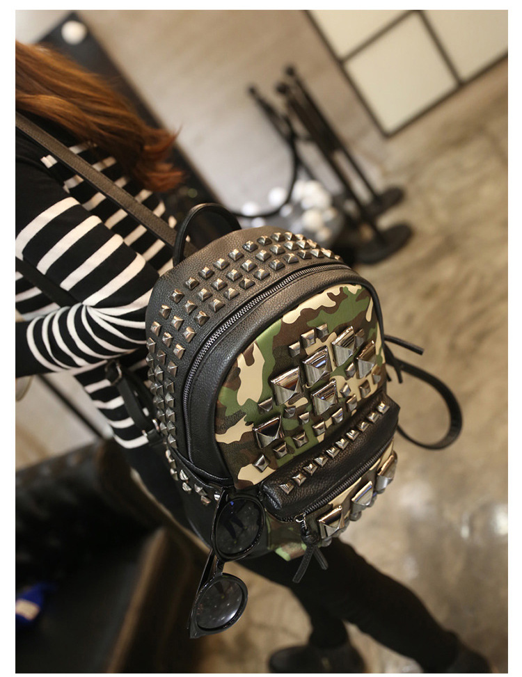 欧美风范柳钉双肩背包 迷彩钉子书包 潮包 旅行包 新款pu学生包