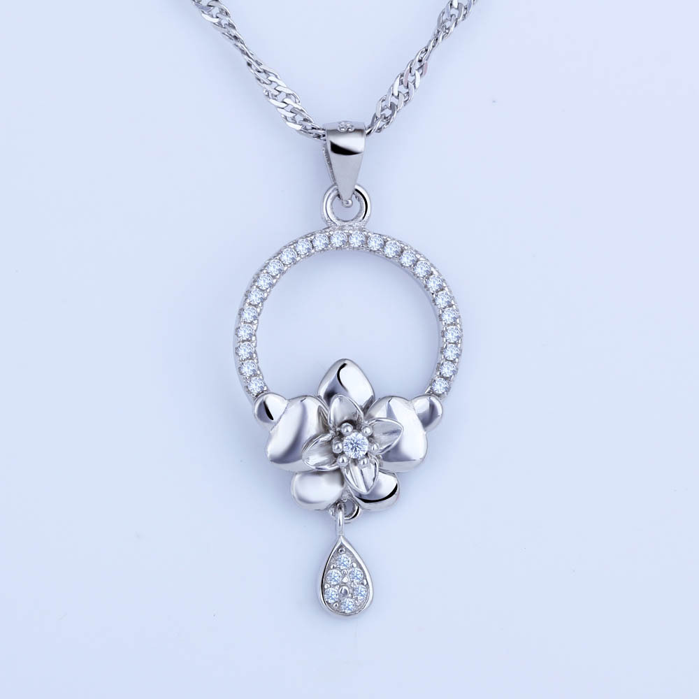 海丰县银晶珠宝首饰的产品均为我司工厂自营加工生产,工厂坐落于广东