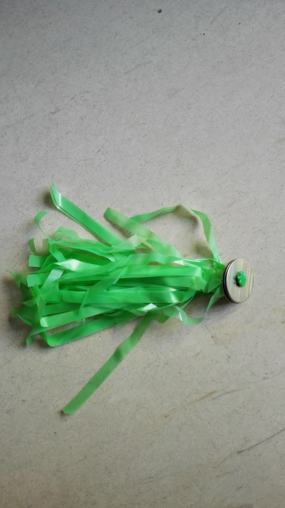 百分之千厂家直销盒装塑料香味毽子 一搓就变大 儿童香味毽子