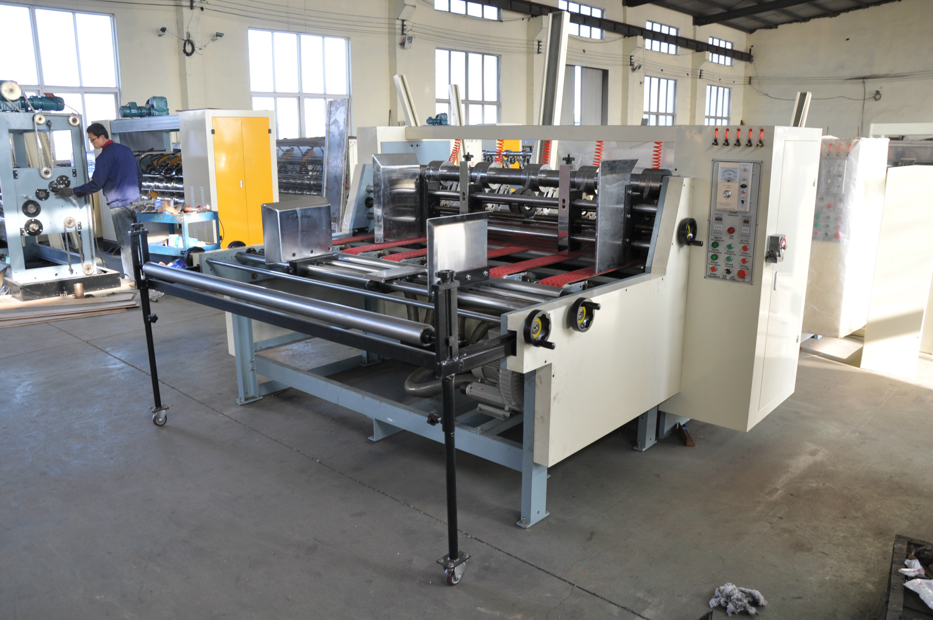 2000型bfy-8自动送料薄刀纵切压线机沧州韵翔纸箱机械.