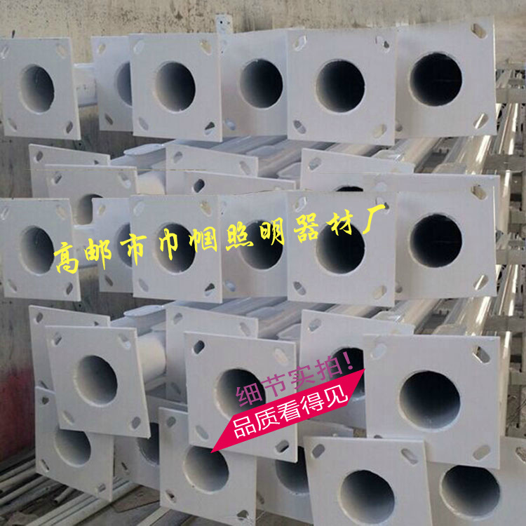 2440597635_1896220462