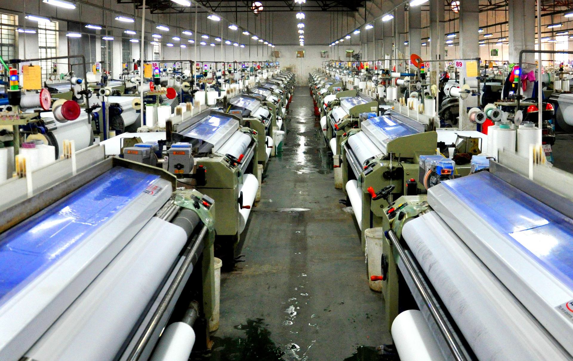 【常年供应】涤纶四面弹(错斜) 染色涤纶四面弹面料