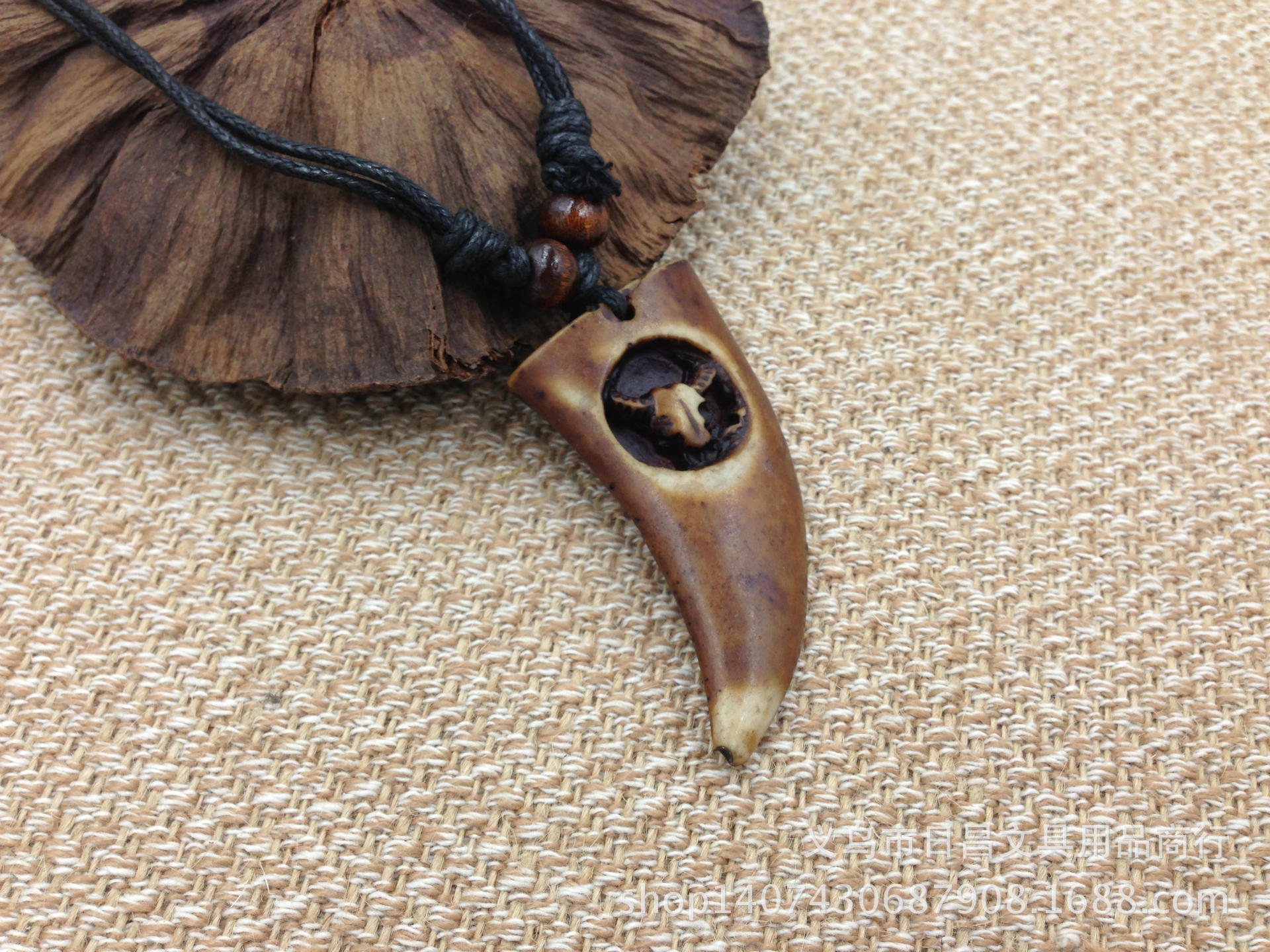 仿牦牛骨项链 民族饰品 尼泊尔牛角项链挂饰 西藏骨雕项链 .