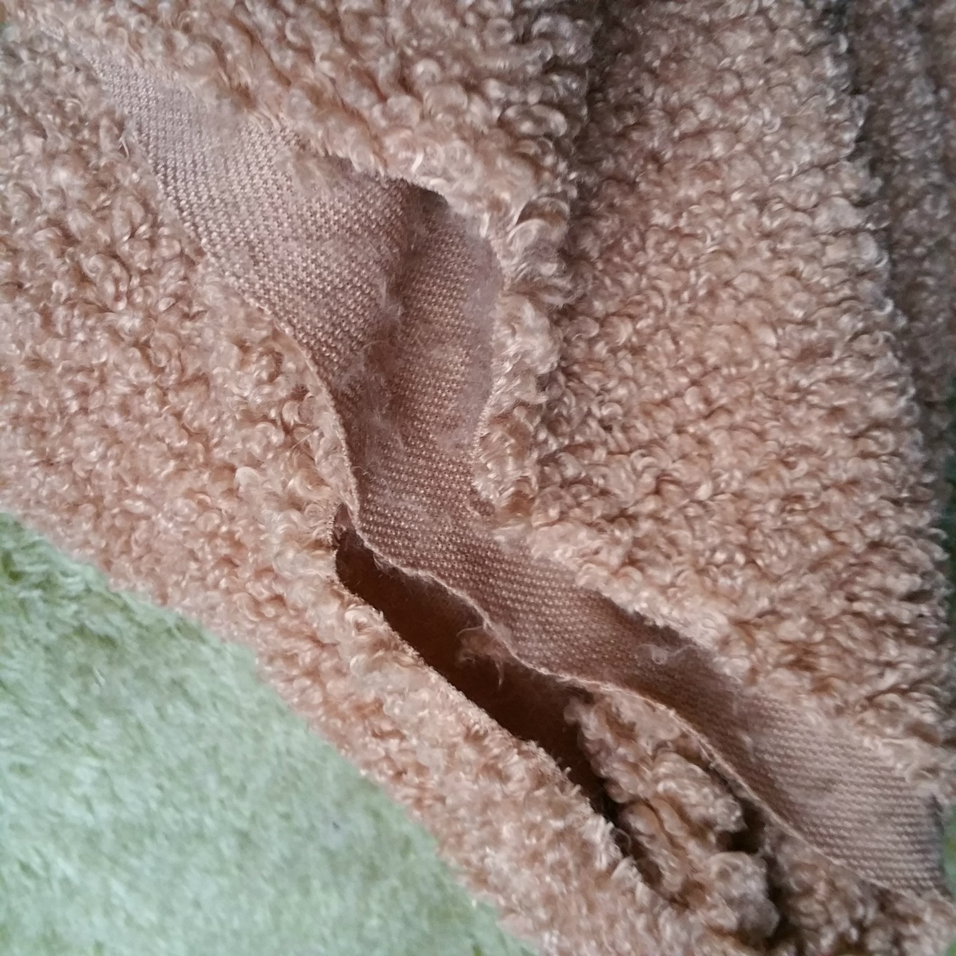 蚂蚁布 全涤绵羊绒布 700克 棕色 米白色 泰迪绒面料 - 布艺批发交易