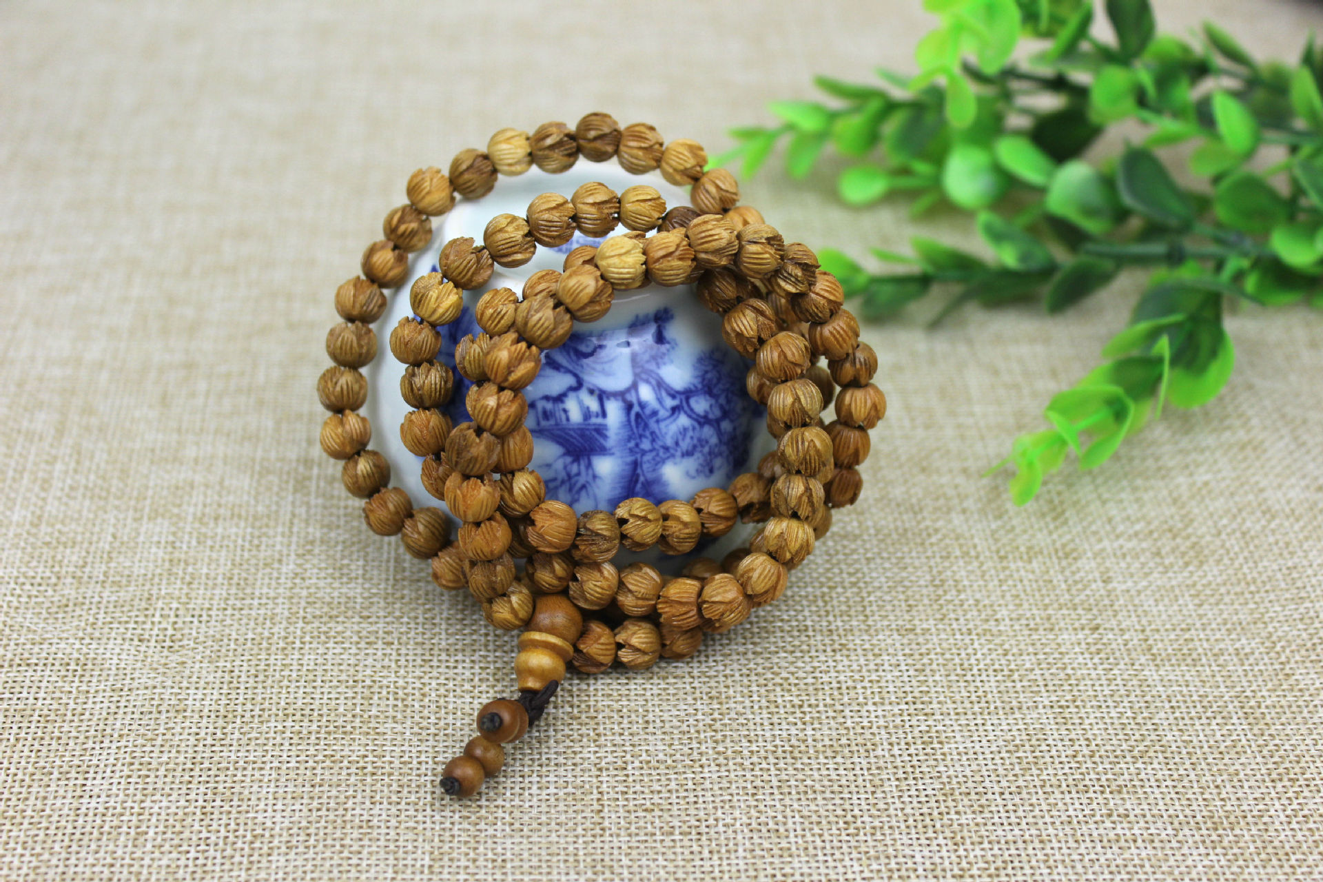 108颗桃木佛珠手链 时尚饰品 小商品 木质工艺品 精雕莲花手串